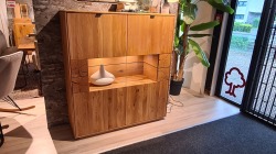 Highboard mit Beleuchtung