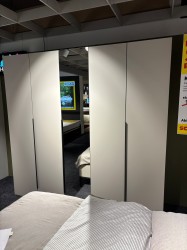 Kleiderschrank Calia 