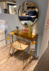 Spiegelkonsole mit Stuhl
