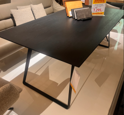 Design-Esstisch